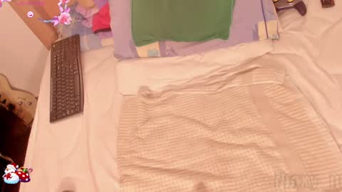 Snapshot of jhoxy_m chatting on 12-23-24, 09:38 Hello iam hoxy ready to get wet online show from 12-23-24, 09:38