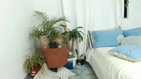 Snapshot of jhuan_cute chatting on 04-11-26, 12:15 Jhuan Nhez online show from 04-11-26, 12:15