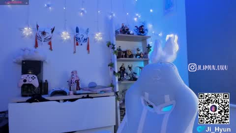 Snapshot of ji_hyun chatting on 12-04-24, 05:38 Ji  online show from 12-04-24, 05:38