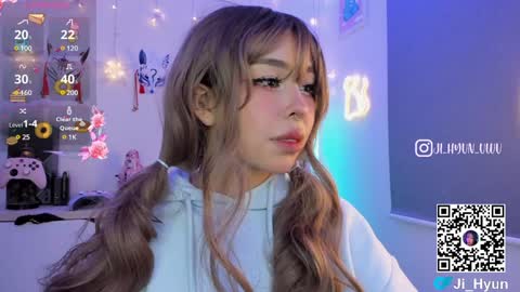 Snapshot of ji_hyun chatting on 12-05-24, 04:31 Ji  online show from 12-05-24, 04:31