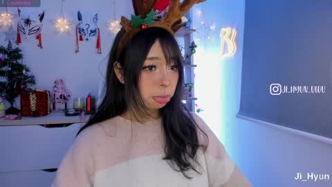 Snapshot of ji_hyun chatting on 12-14-24, 03:07 Ji  online show from 12-14-24, 03:07