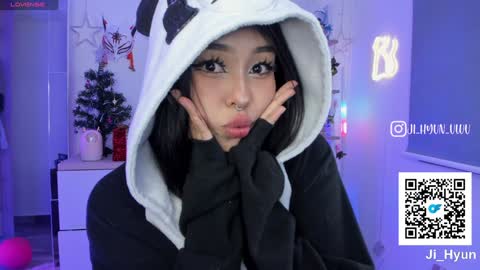 Snapshot of ji_hyun chatting on 01-08-25, 04:55 Ji  online show from 01-08-25, 04:55