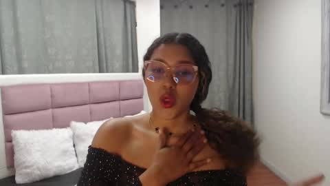 Snapshot of jimena_bell chatting on 10-14-25, 01:23 Jimena online show from 10-14-25, 01:23