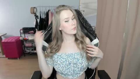 Snapshot of jimmy_and_amy chatting on 10-08-25, 02:04 Amy next stream on Wednesday Thursday Friday Saturday and Sunday at 16 pm GMT3 online show from 10-08-25, 02:04