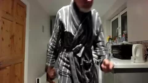 Snapshot of jimmybenido chatting on 01-11-26, 05:29 Jim Redgewell online show from 01-11-26, 05:29