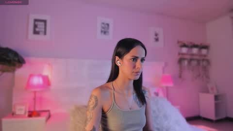 Snapshot of jinx_dh chatting on 12-22-25, 02:58 Jinx online show from 12-22-25, 02:58