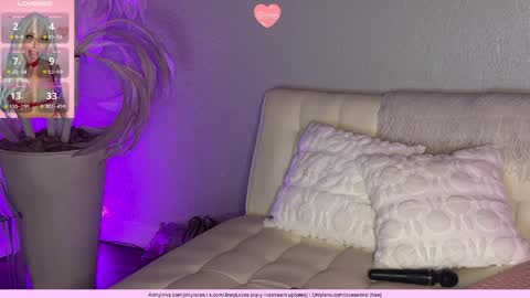Snapshot of jinxy_loves chatting on 03-30-26, 02:01 jinxy loves online show from 03-30-26, 02:01
