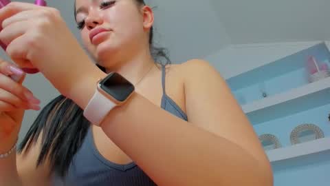 Snapshot of jisselle chatting on 01-13-26, 06:57 Juliee online show from 01-13-26, 06:57