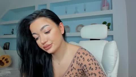 Snapshot of jisselle chatting on 01-18-26, 05:39 Juliee online show from 01-18-26, 05:39