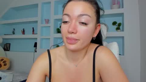 Snapshot of jisselle chatting on 02-03-26, 06:24 Juliee online show from 02-03-26, 06:24