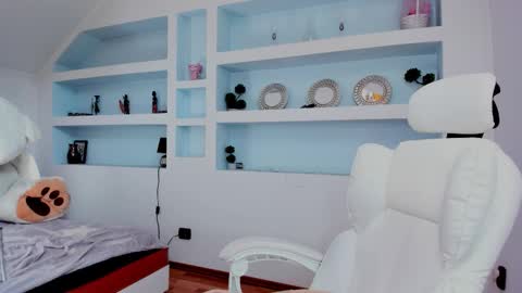 Snapshot of jisselle chatting on 03-11-26, 12:55 Juliee online show from 03-11-26, 12:55