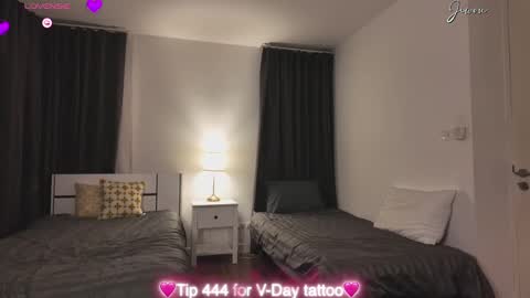 Jiwon online show from 02-16-25, 03:16