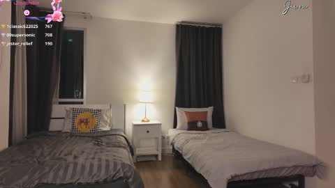 Jiwon online show from 02-22-25, 03:47