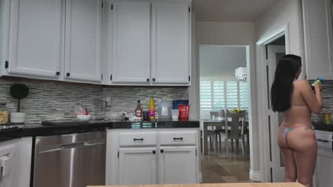 Jiwon online show from 10-18-25, 07:03