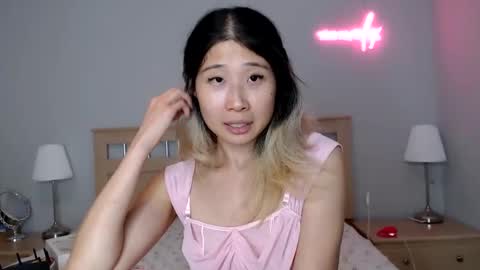 Snapshot of jiwooe chatting on 10-13-25, 08:03 Jiwoo online show from 10-13-25, 08:03