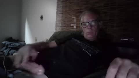Snapshot of jizzmitten5 chatting on 09-19-25, 02:02 jizzmitten5 online show from 09-19-25, 02:02