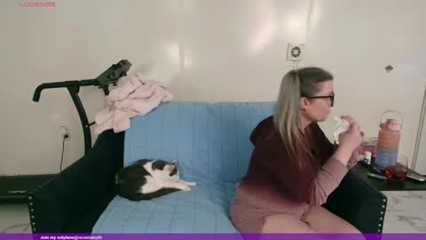 Snapshot of jjjust4fun1985 chatting on 01-24-25, 01:45 Nicole Allen online show from 01-24-25, 01:45