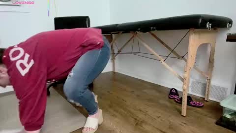 Snapshot of jjjust4fun1985 chatting on 03-10-26, 12:48 Nicole Allen online show from 03-10-26, 12:48