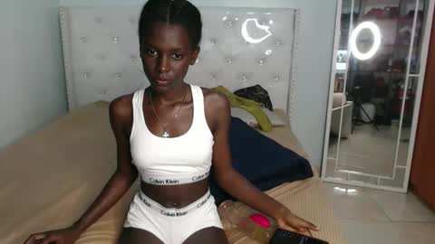 Snapshot of jjojoblackqueen chatting on 05-03-26, 03:18 JOJO online show from 05-03-26, 03:18