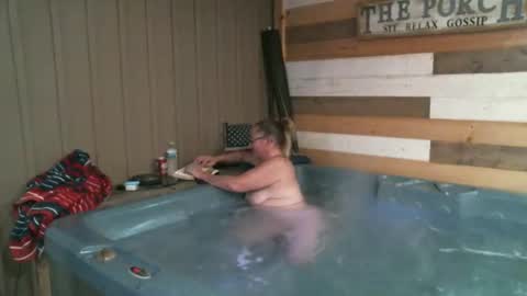 Snapshot of jna1009 chatting on 01-06-26, 01:42 amanda and jake online show from 01-06-26, 01:42