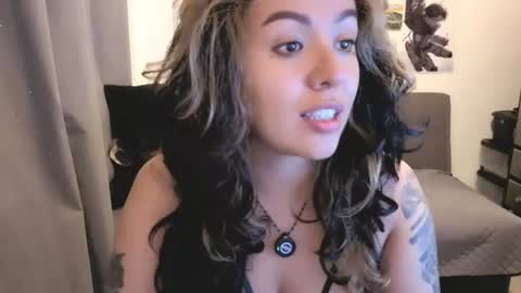 Snapshot of joan_allen chatting on 07-17-26, 05:18 Johana online show from 07-17-26, 05:18