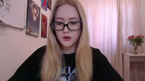 joan_kiss online show from 04-17-26, 09:01