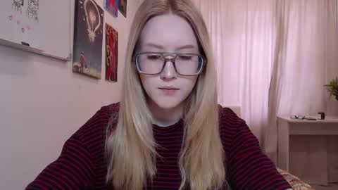 joan_kiss online show from 04-30-26, 11:05