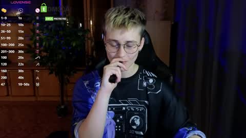 Snapshot of joan_night chatting on 04-10-26, 08:46 J online show from 04-10-26, 08:46