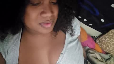 Snapshot of joanieluvschachii chatting on 10-24-25, 03:52 JoanieluvschachiTrans-Girl online show from 10-24-25, 03:52