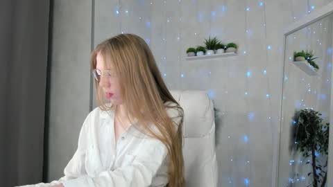 joann_shermann online show from 10-26-25, 01:11