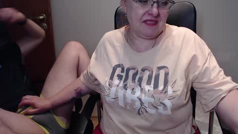 Snapshot of joannaandneighbour chatting on 01-23-25, 08:13 Joanna and Greg online show from 01-23-25, 08:13