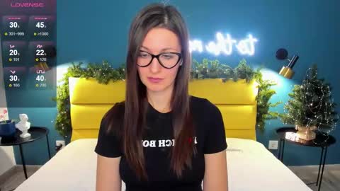 Joan online show from 12-23-25, 01:36