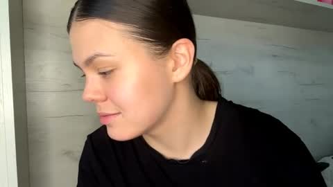 Mila online show from 05-06-26, 09:47