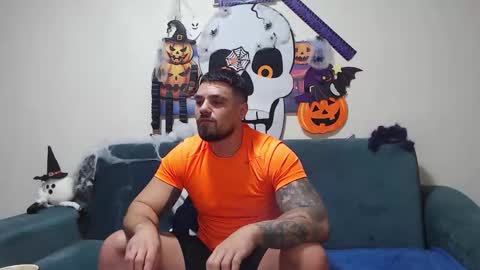 Snapshot of jodogs chatting on 11-11-25, 04:45 Tiberius online show from 11-11-25, 04:45