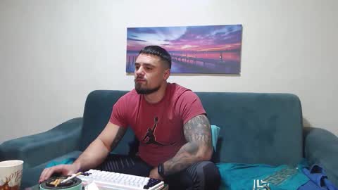 Snapshot of jodogs chatting on 01-10-26, 07:26 Tiberius online show from 01-10-26, 07:26