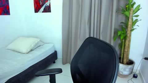 Snapshot of joe23___ chatting on 12-14-25, 02:17 Joe online show from 12-14-25, 02:17