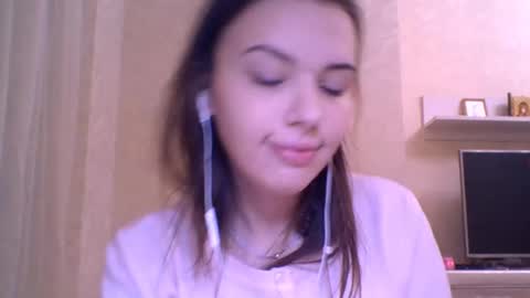 Jennifer online show from 12-18-25, 06:03