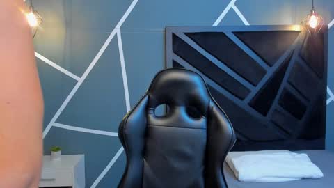 Johan Williams online show from 12-10-24, 02:59