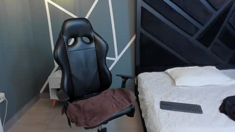 Johan Williams online show from 12-20-24, 10:05