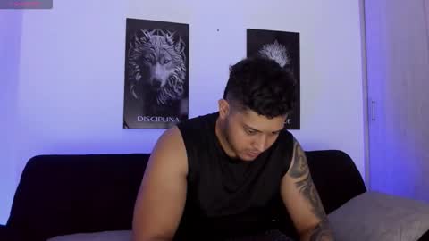 Snapshot of johansmith__ chatting on 10-31-25, 12:33 Johan Smith online show from 10-31-25, 12:33