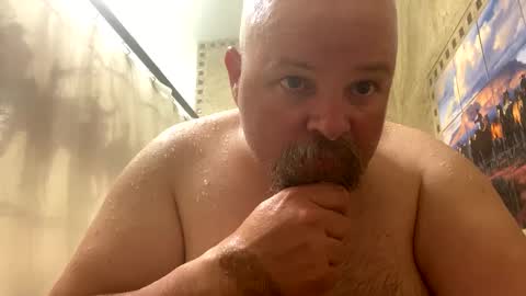 Snapshot of john40a chatting on 12-24-24, 05:27 John online show from 12-24-24, 05:27