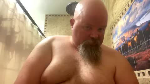 Snapshot of john40a chatting on 01-12-25, 02:14 John online show from 01-12-25, 02:14