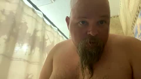 Snapshot of john40a chatting on 09-10-25, 02:44 John online show from 09-10-25, 02:44