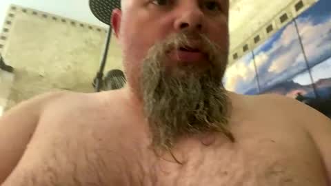 Snapshot of john40a chatting on 10-15-25, 04:01 John online show from 10-15-25, 04:01