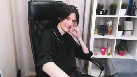 Snapshot of john__strong chatting on 06-07-26, 02:32 john__strong online show from 06-07-26, 02:32