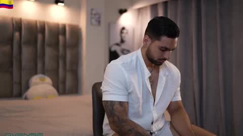 Snapshot of john_king29 chatting on 10-23-25, 10:30 john online show from 10-23-25, 10:30