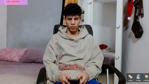 john_ssnow29 online show from 01-06-25, 11:42