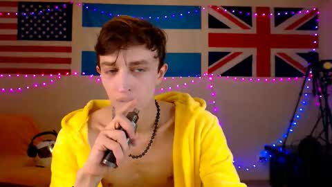 Snapshot of john_winx chatting on 02-14-26, 12:13 john_winx online show from 02-14-26, 12:13