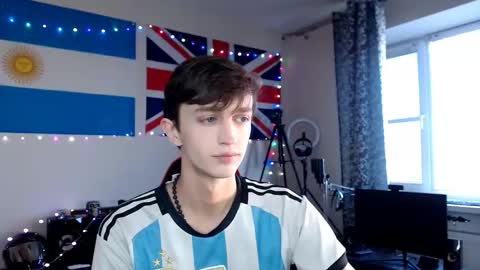 Snapshot of john_winx chatting on 03-12-26, 01:06 john_winx online show from 03-12-26, 01:06