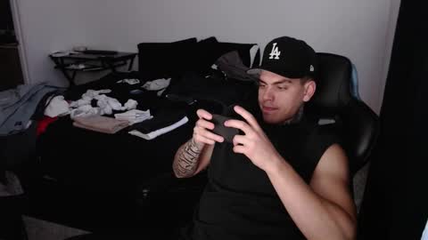 JAXX online show from 12-17-25, 04:24